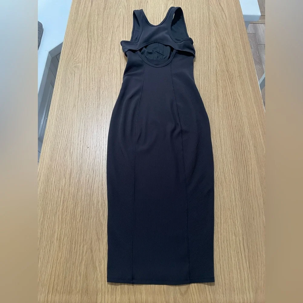 Lululemon Brunch and Back Dress in black, Sz 2 - Picture 10 of 16